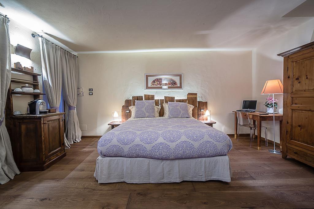 Domus Antica Aosta Hotel Exterior photo